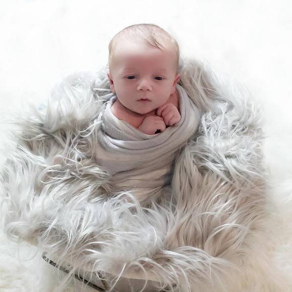 Meet your Posher, Liz - Picture 1 of 1